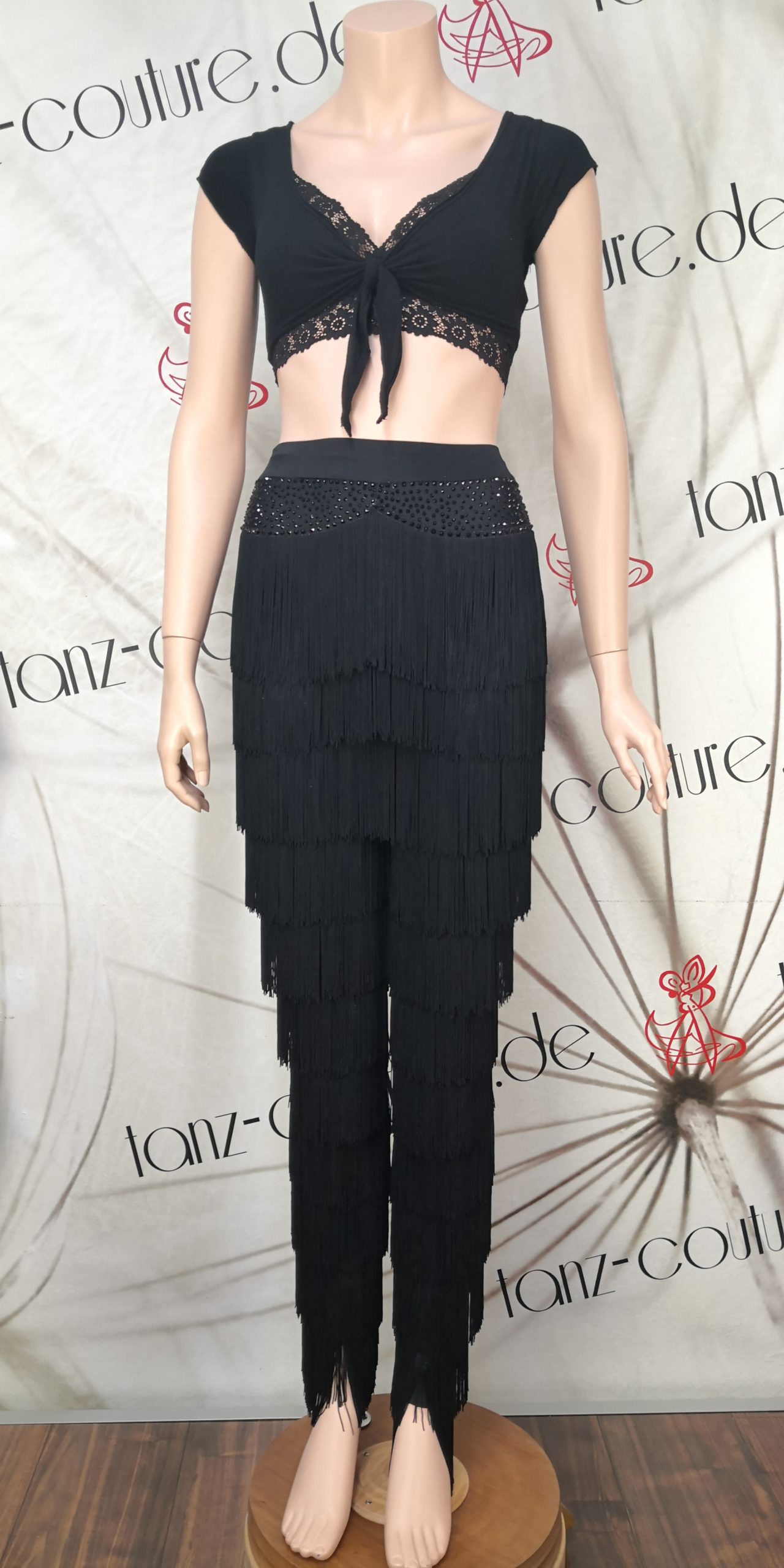 1_Black_Fringed_Legs